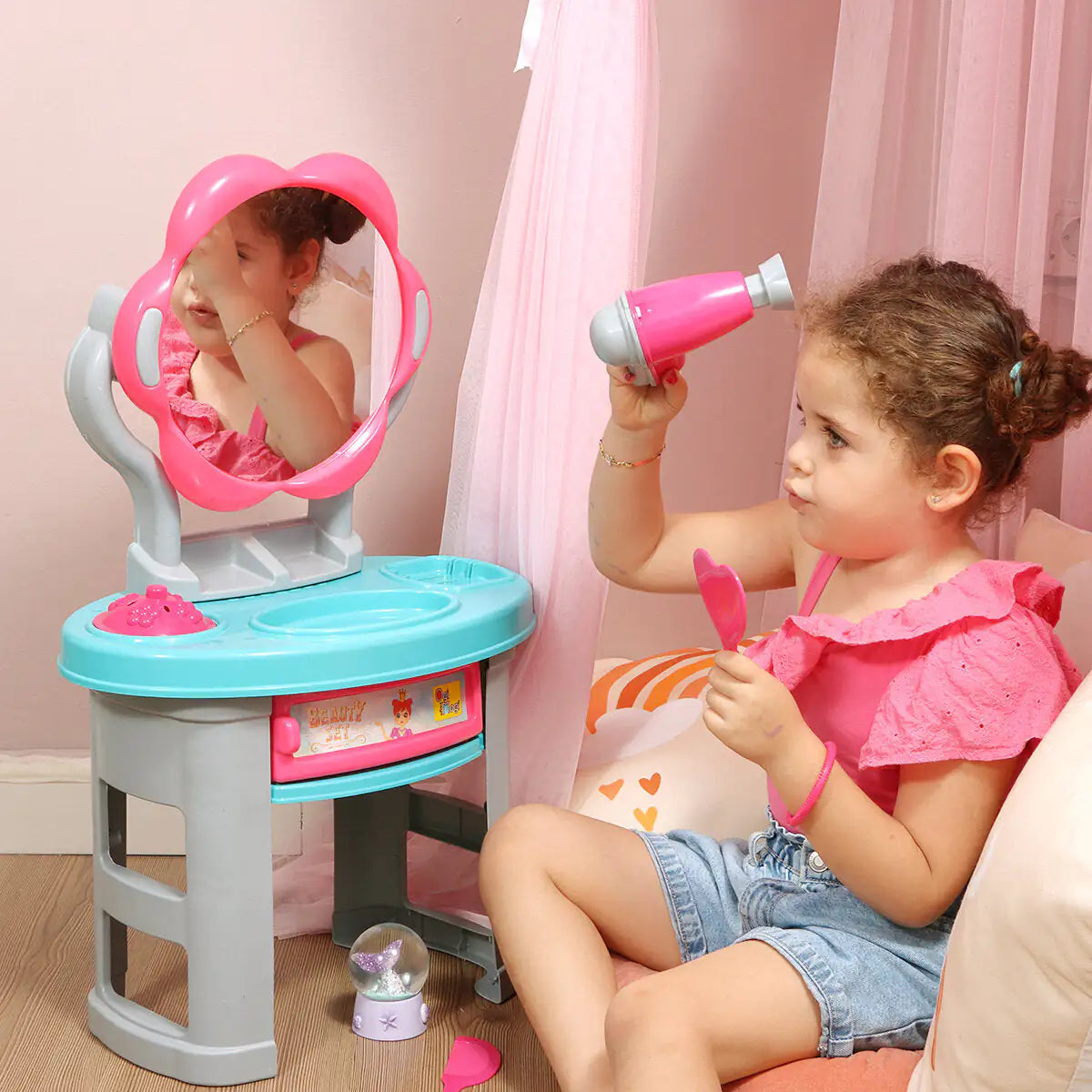 🎀 Endless Make-Believe Moments – 18-Piece Beauty Kit That Lets Kids Create Their Own Magical World!