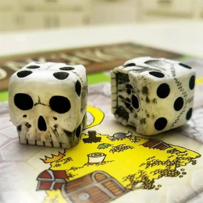 Unleash the Thrill: 1Pcs 6-Sided Skull Dice for Ultimate Game Night Excitement - Home Kartz