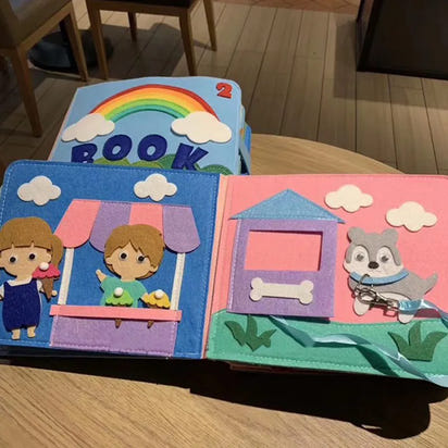 Touch, Learn, Explore: Montessori-Style Felt Cloth Book for Early Development! 👶📚