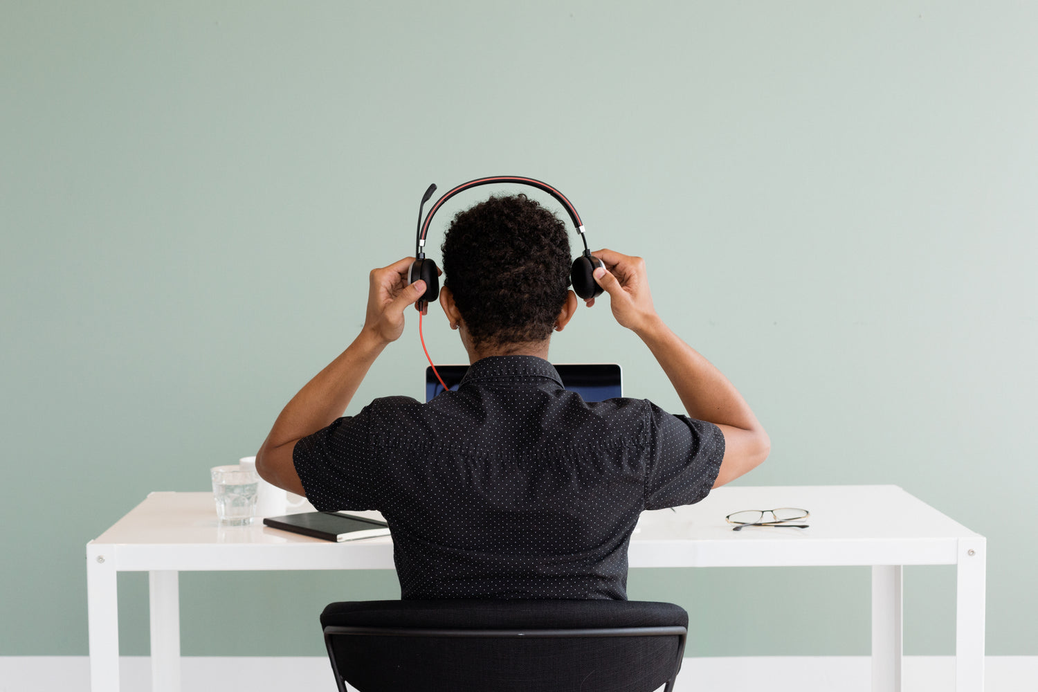 customer-support-staff-ready-for-work - Home Kartz