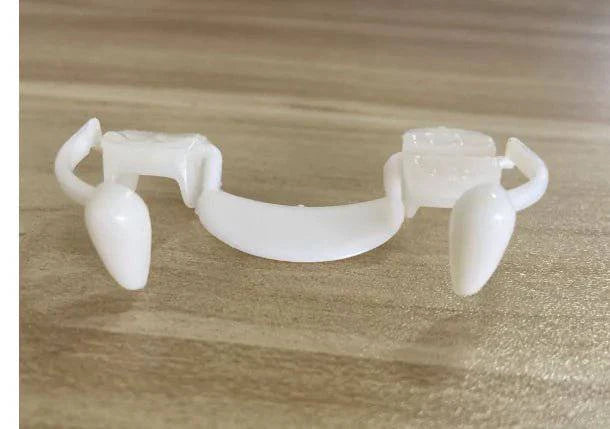 Retractable Halloween Vampire Fangs – Realistic, Safe, and Easy to Use Costume Accessory - Home Kartz